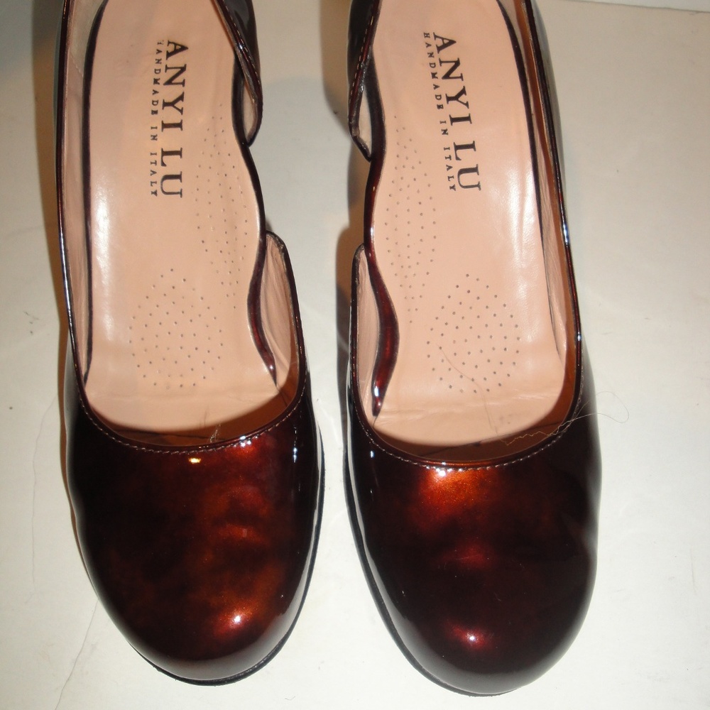 ANYI LU, BURGUNDY PATENT LEATHER WOMANS PUMPS, SHOE SIZE 6 / 36.5